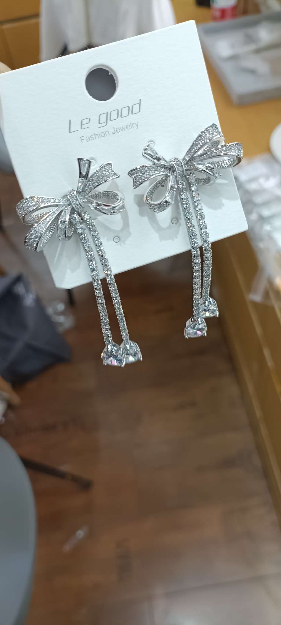 Best-selling zircon ear clips Application Scenario