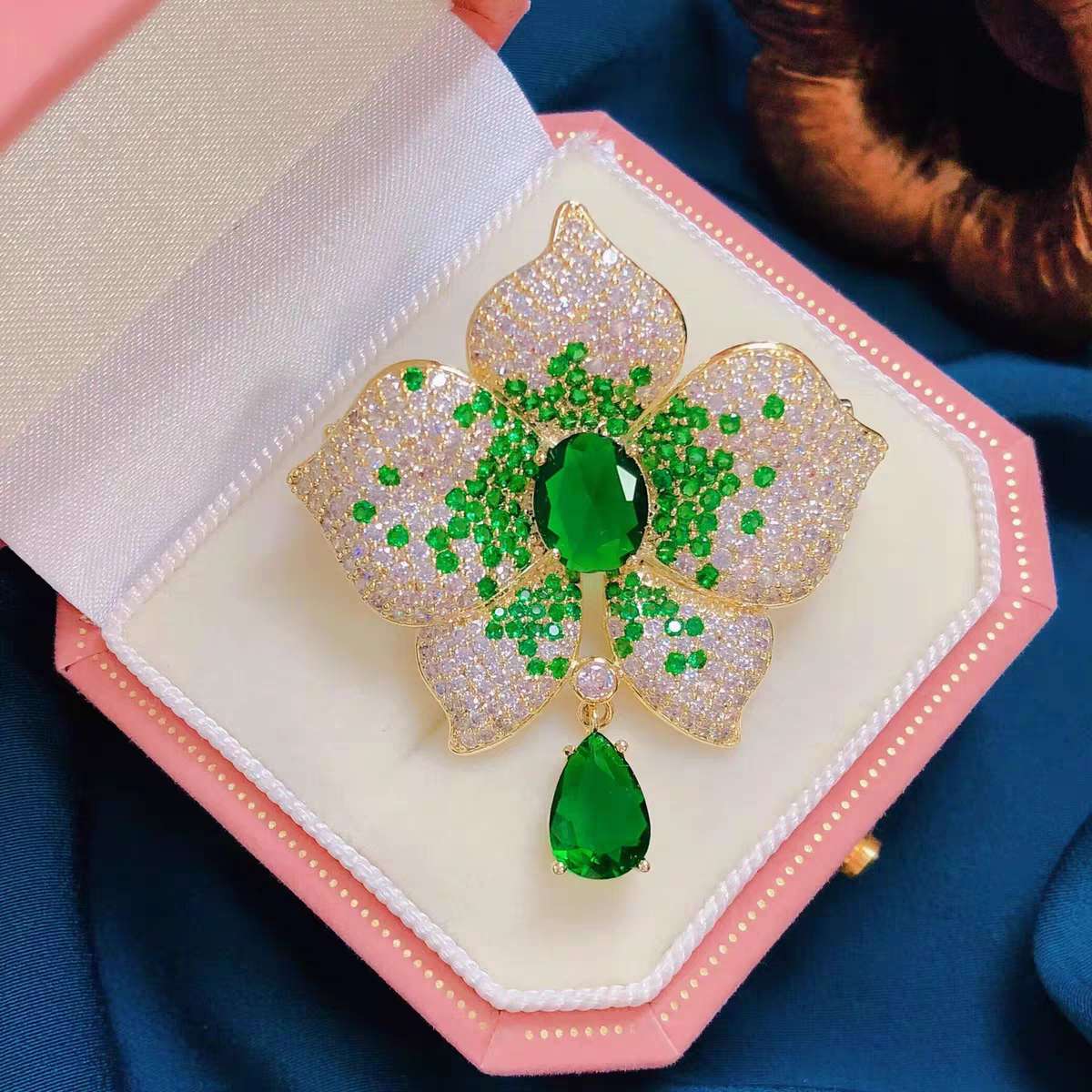 كون الزكون details Picture