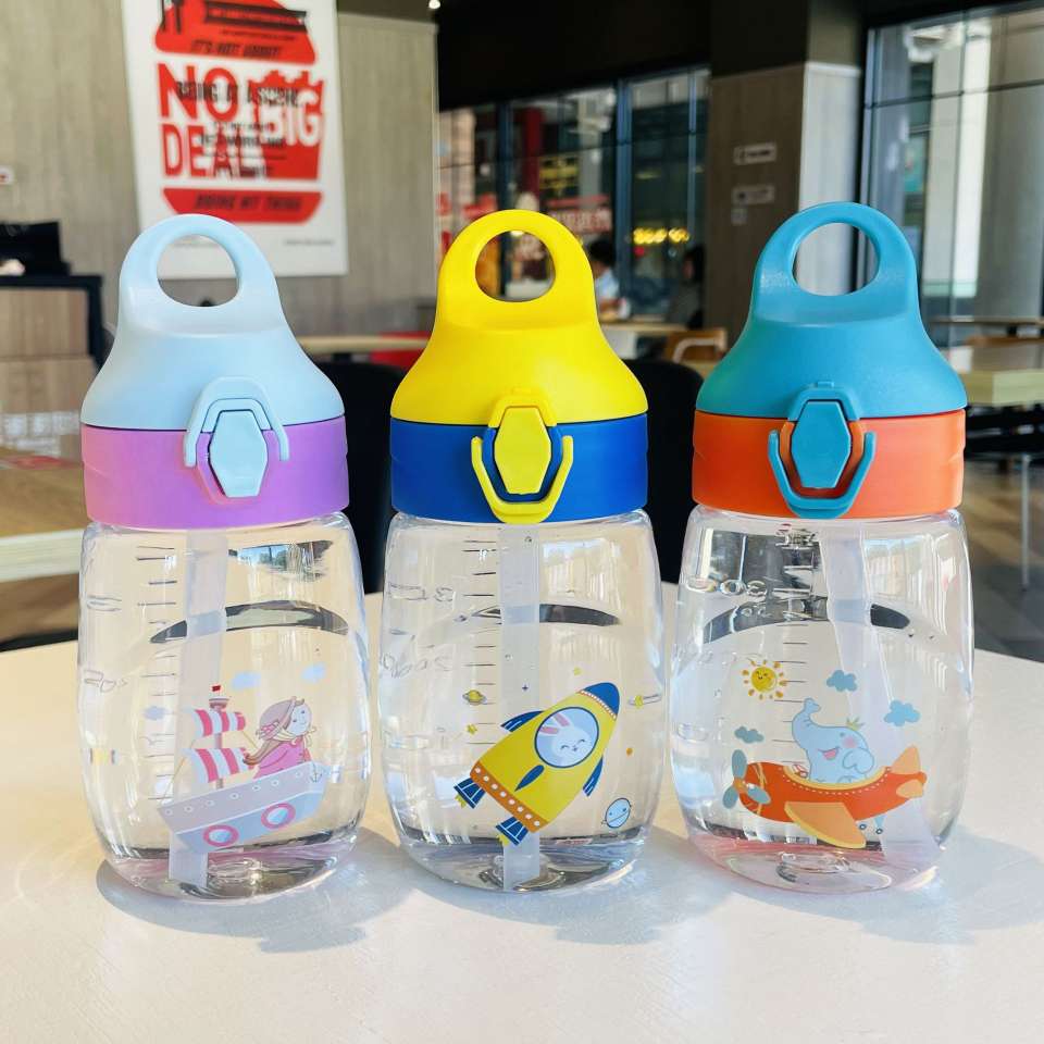 X152-XBD-2003 Straw water cup, children's plastic water cup, portable and easy to use, high appearance level for students, warm and cute, summer water cup, durable to drop Specification image