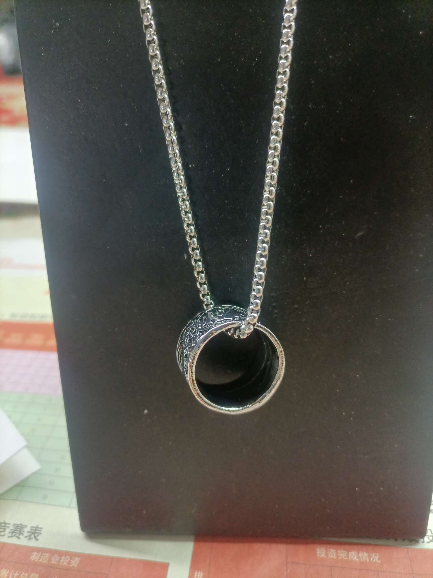不锈钢的流行饰品，戒指，项链，耳环，吊坠字母锆石吊坠平安扣吊坠等等，产品图