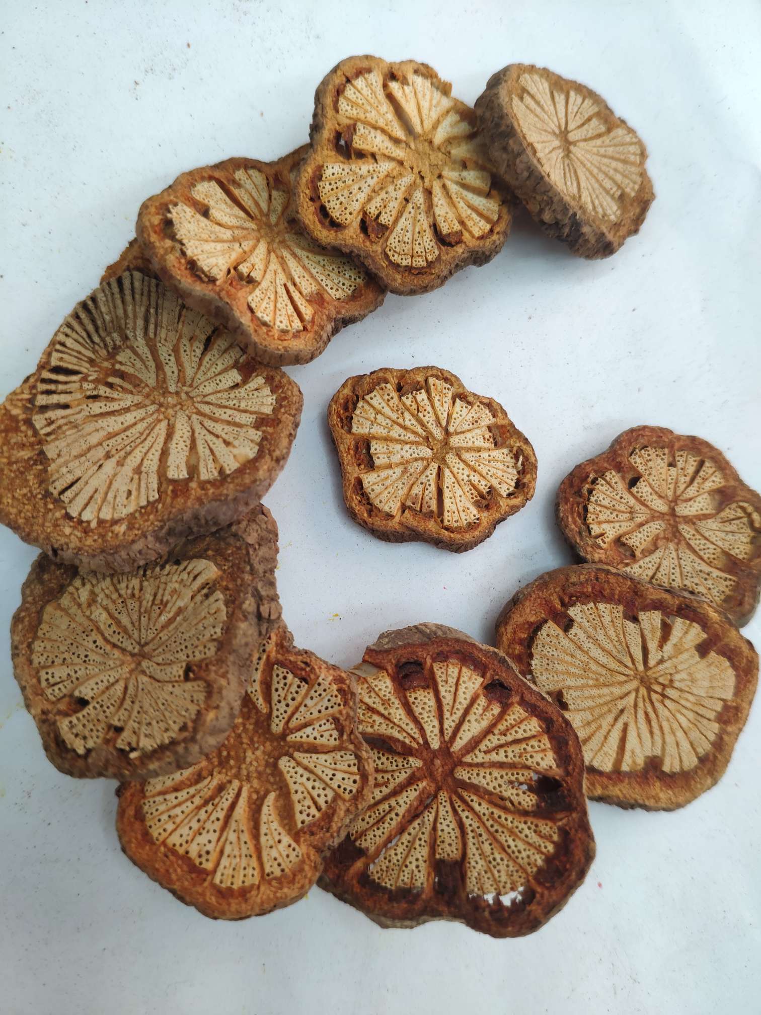 Yiwu Yueyang dried flowers, preserved flowers, flower and tree slices, handicrafts, accessories, diy design and production, decoration, starry sky rose, artificial flowers, pressed flowers, scented candles, photo frames, oil paintings, cards, gift boxes, wedding photography, Christmas gift boxes, wedding detail image 4