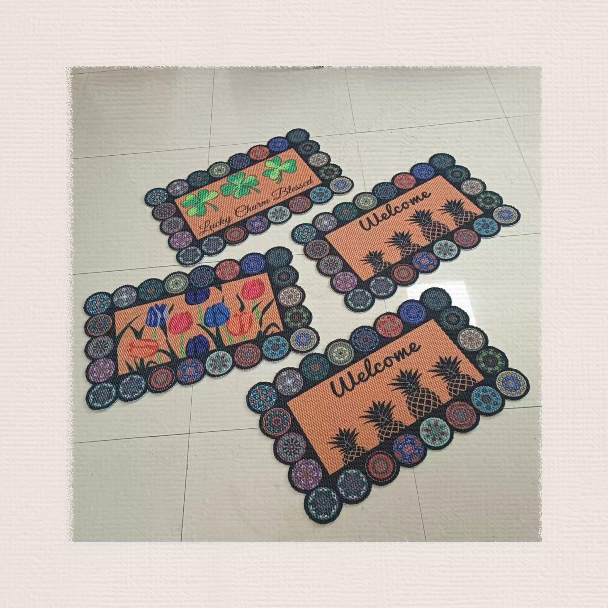 Square lace pineapple pattern printed floor MATS, floor MATS, carpet anti-slip MATS, bathroom MATS, kitchen MATS, door MATS, indoor MATS, dust removal MATS. There are multiple patterns and styles that can be mixed. Product size: 43*73CM Specification drawing