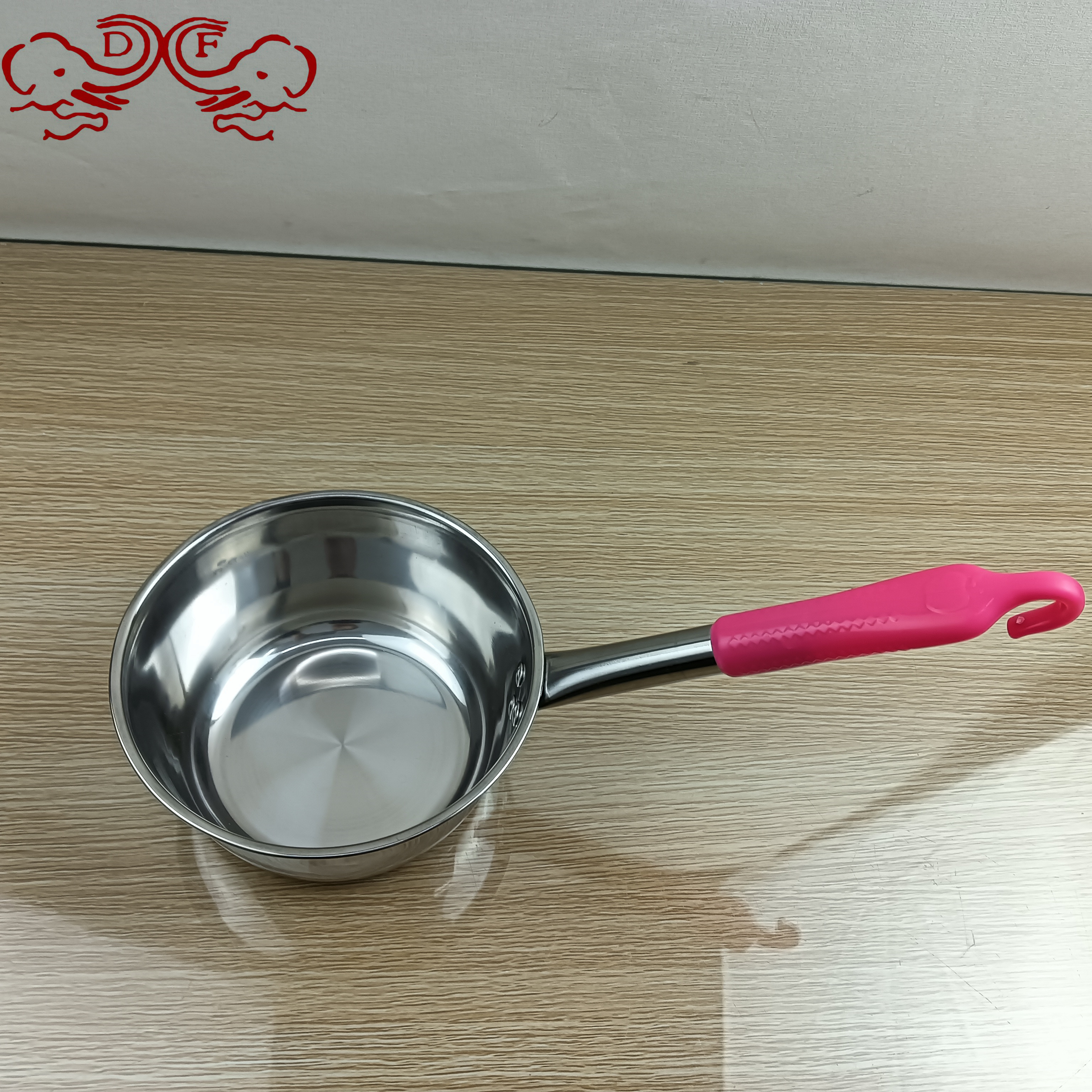 DF68899 stainless steel water spoon chef's kitchen ladle thickened plastic handle household water case 水舀子DF TRADINGHOUSE details Picture