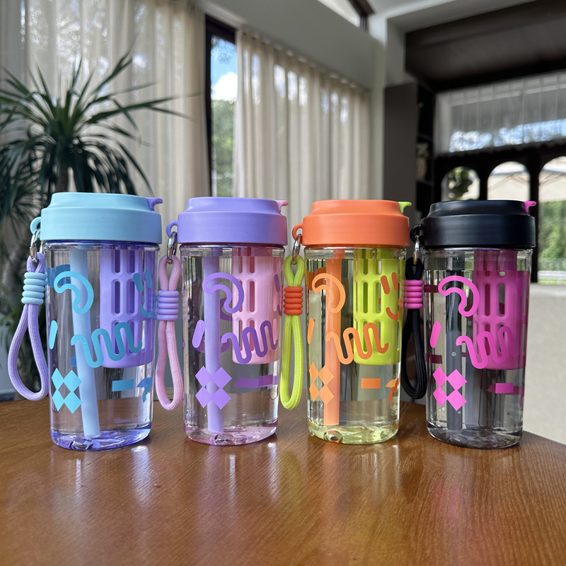 X152-7015 New plastic coffee cup, tea-water separation straw direct drinking cup, portable student outdoor tea brewing cup