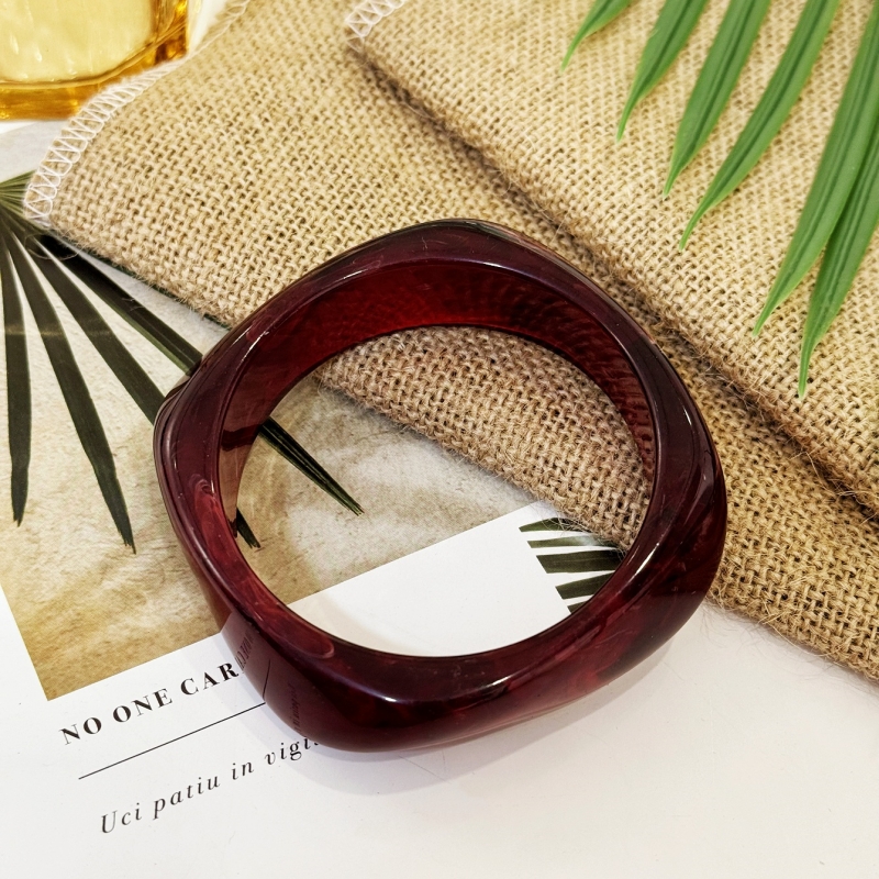 1个女士时尚手镯  波西米亚风几何不规则方形晕染树脂手镯  详情1