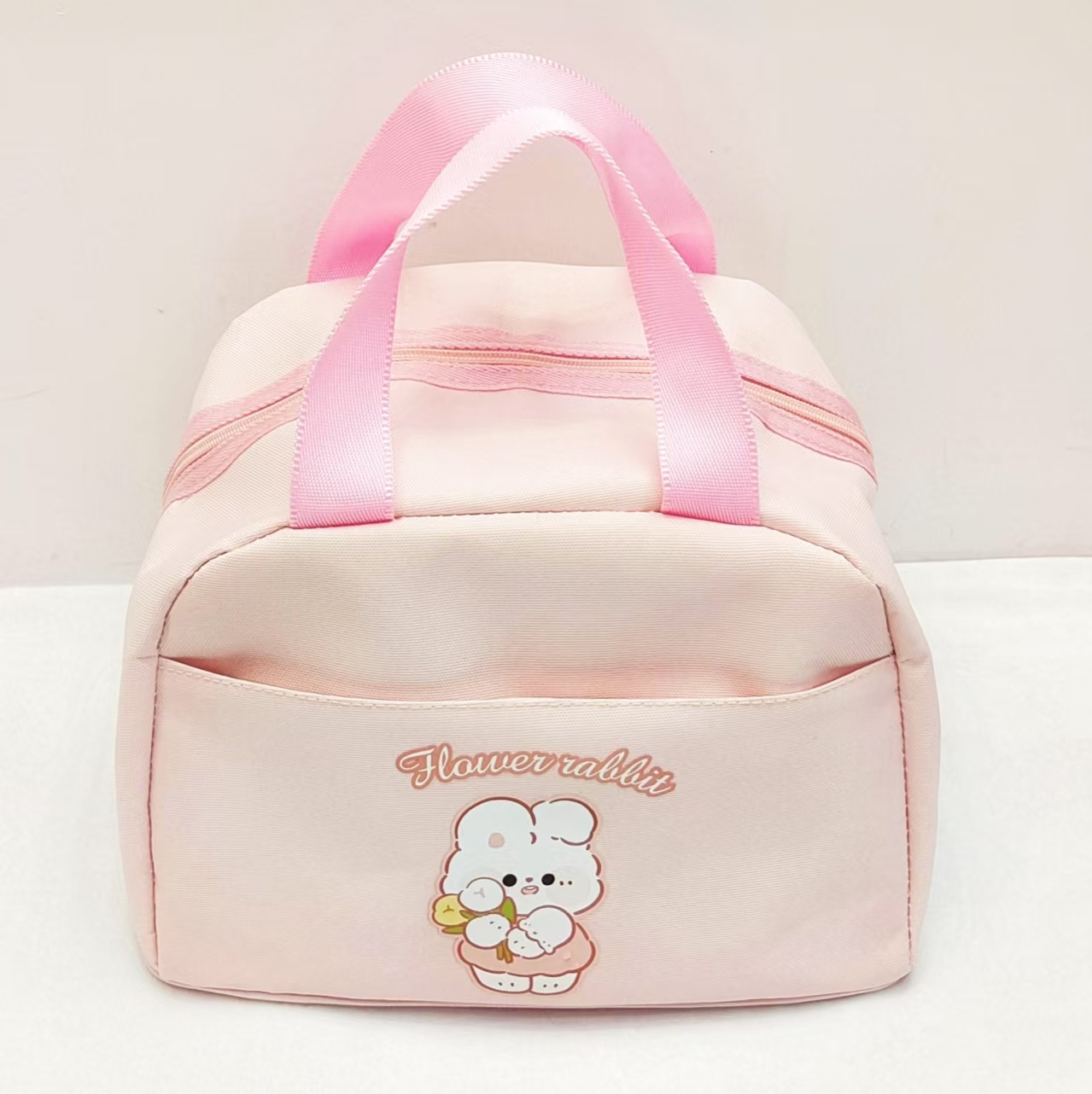 Student party large-capacity fashionable hand-held insulated bento bag, Oxford cloth bag with rice, office worker lunch bag Application Scenario