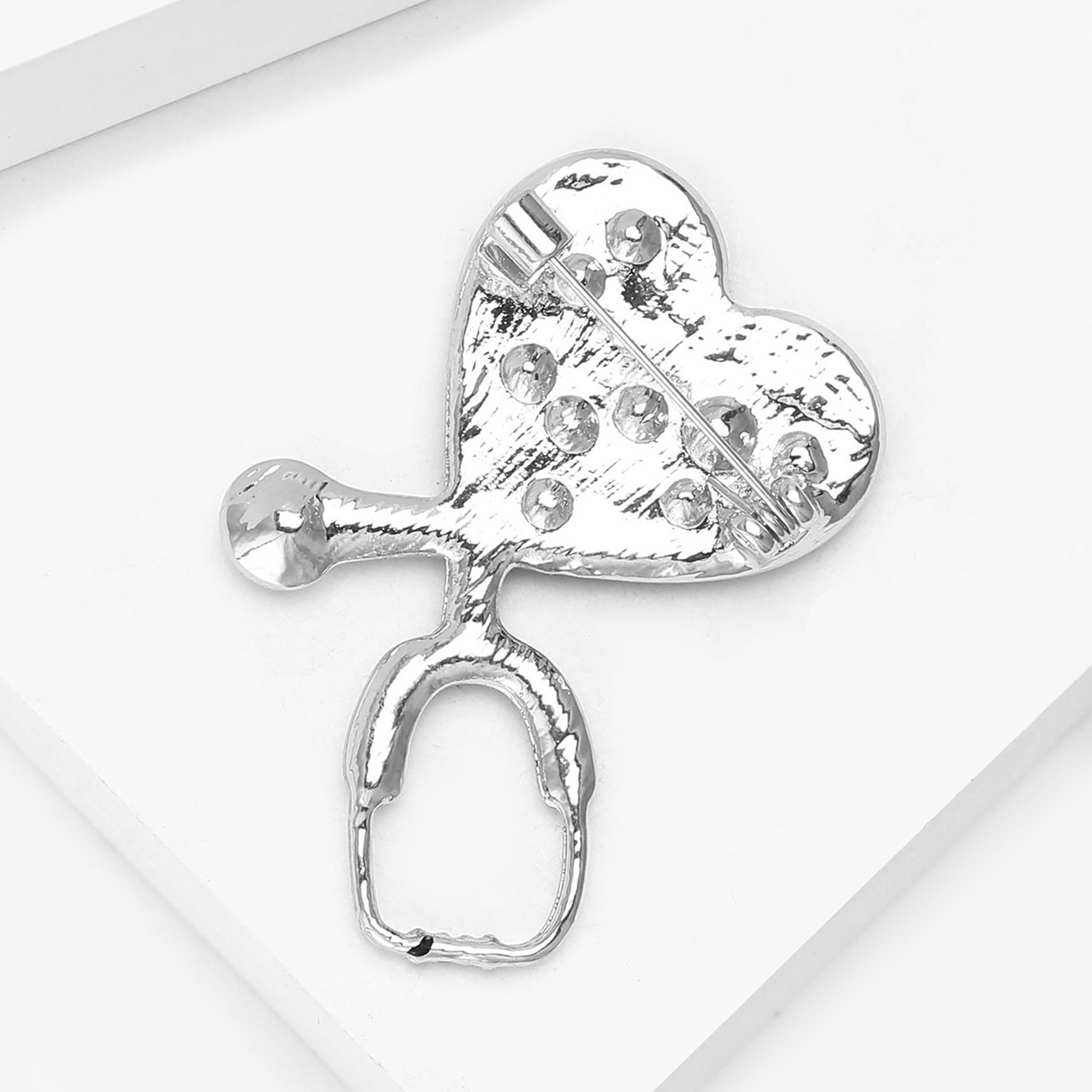 2025 Ziyang New Gentle and Simple Alloy Water Diamond Heart Stethoscope brooch Application Scenario