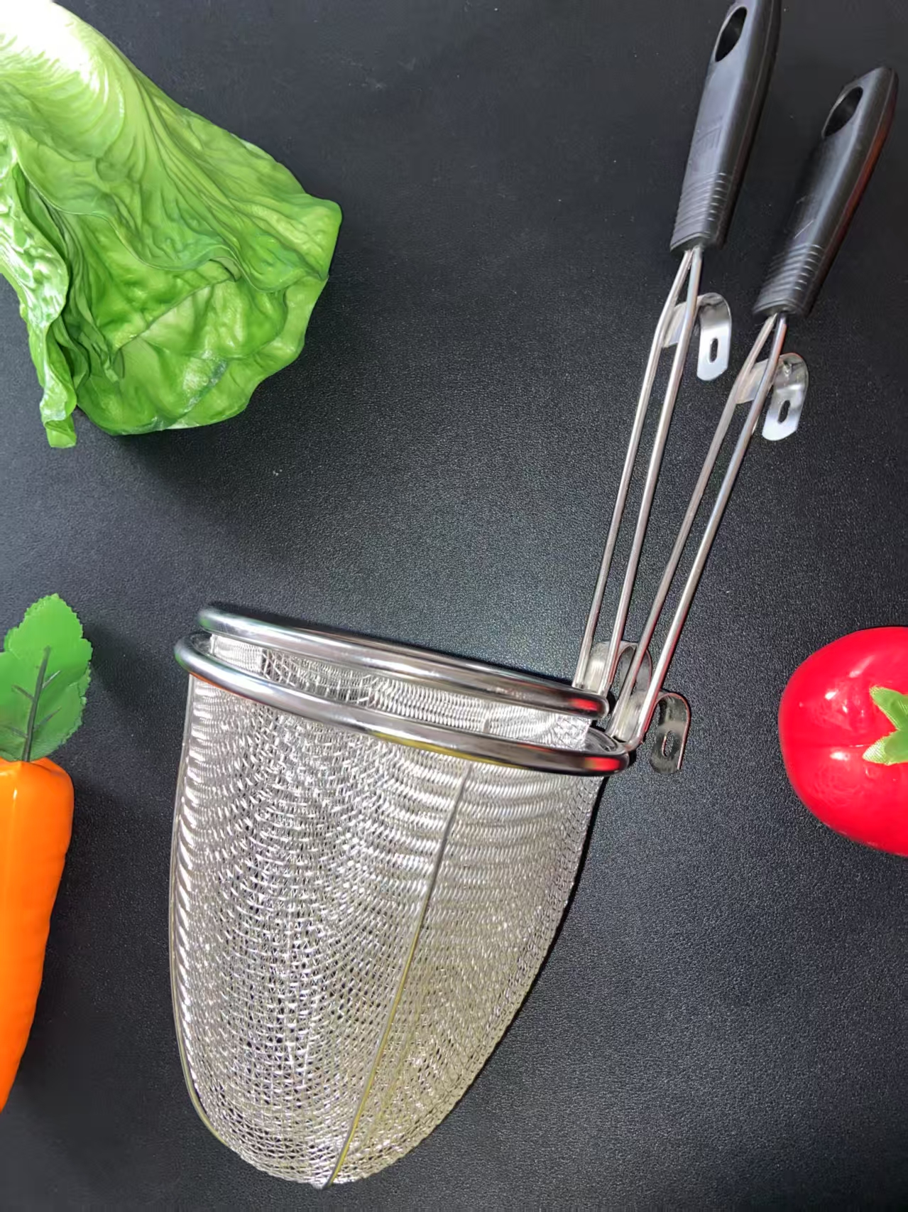 Creative spoon Stainless steel frying basket net oil leak grid Flour filter spoon spoon spoon essential kitchen tool heat resistant and durable Item Picture