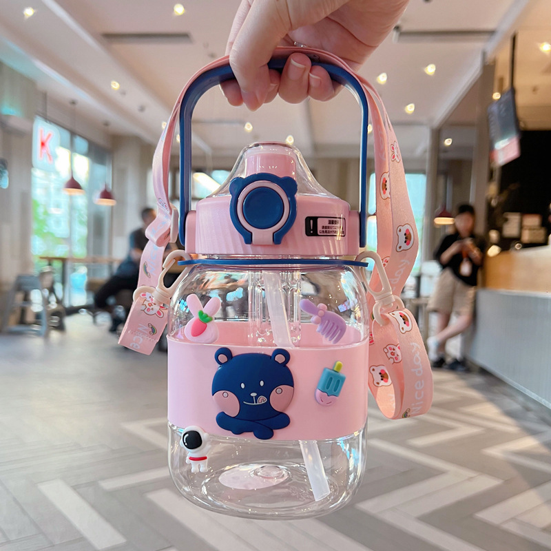 X152-XBD-8033 Girls' large-capacity, popular and cute water cup, portable student bear water cup, children's square large-belted cup with tea strater detail image 3