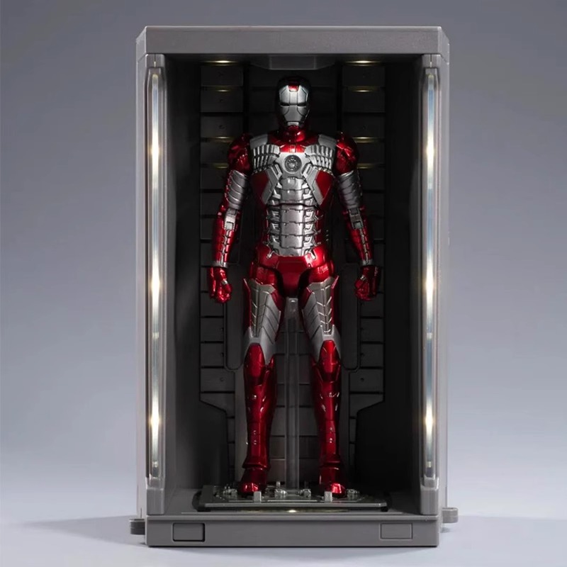 Marvel's Mid-motion Iron Man Suit MK5 Avengers 7 alloy figurine Gnaku Boy figurine toy Application Scenario