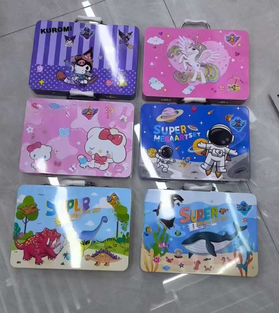 彩绘，马克笔，蜡笔等，铁盒套装
