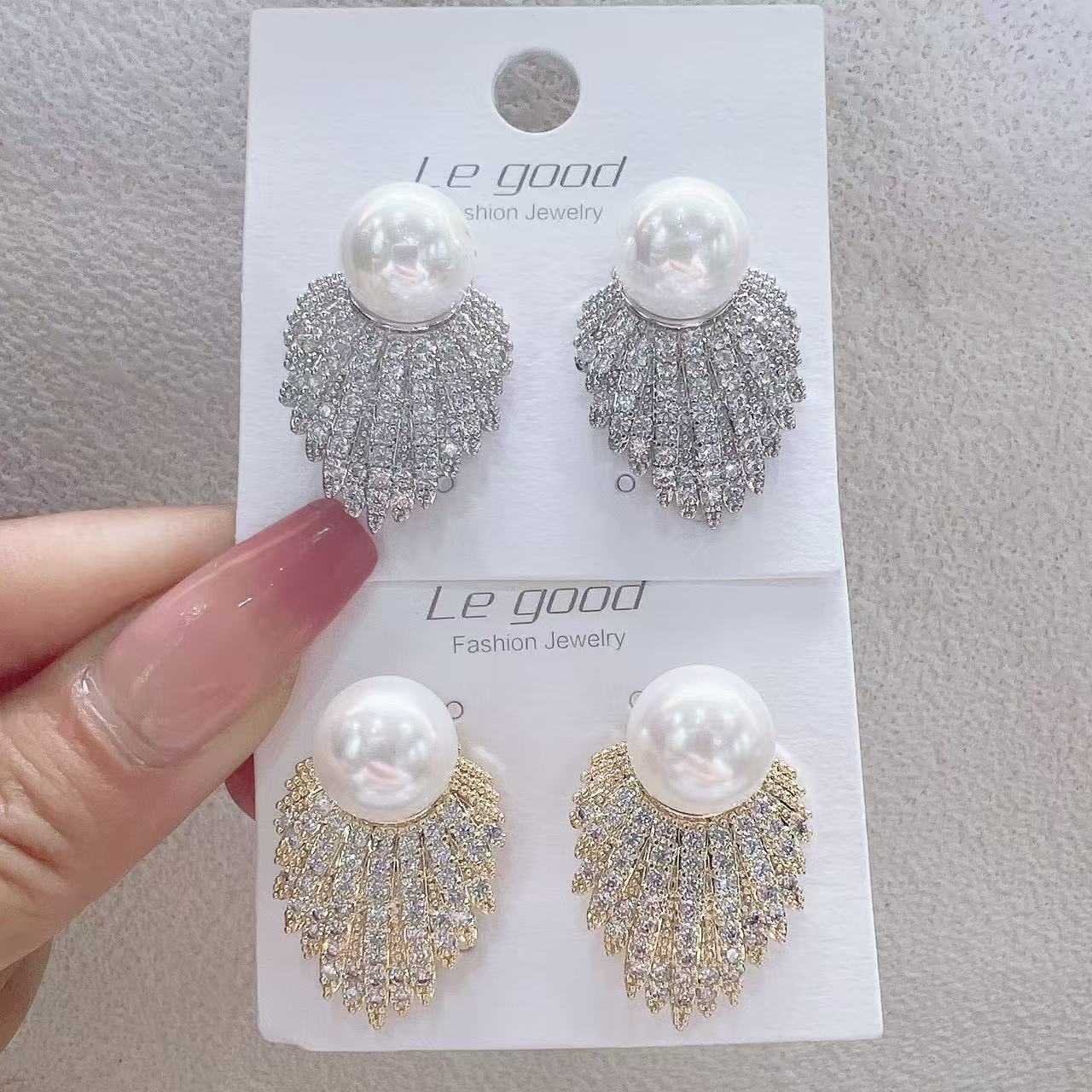 Zircon perla ear clip Application Scenario