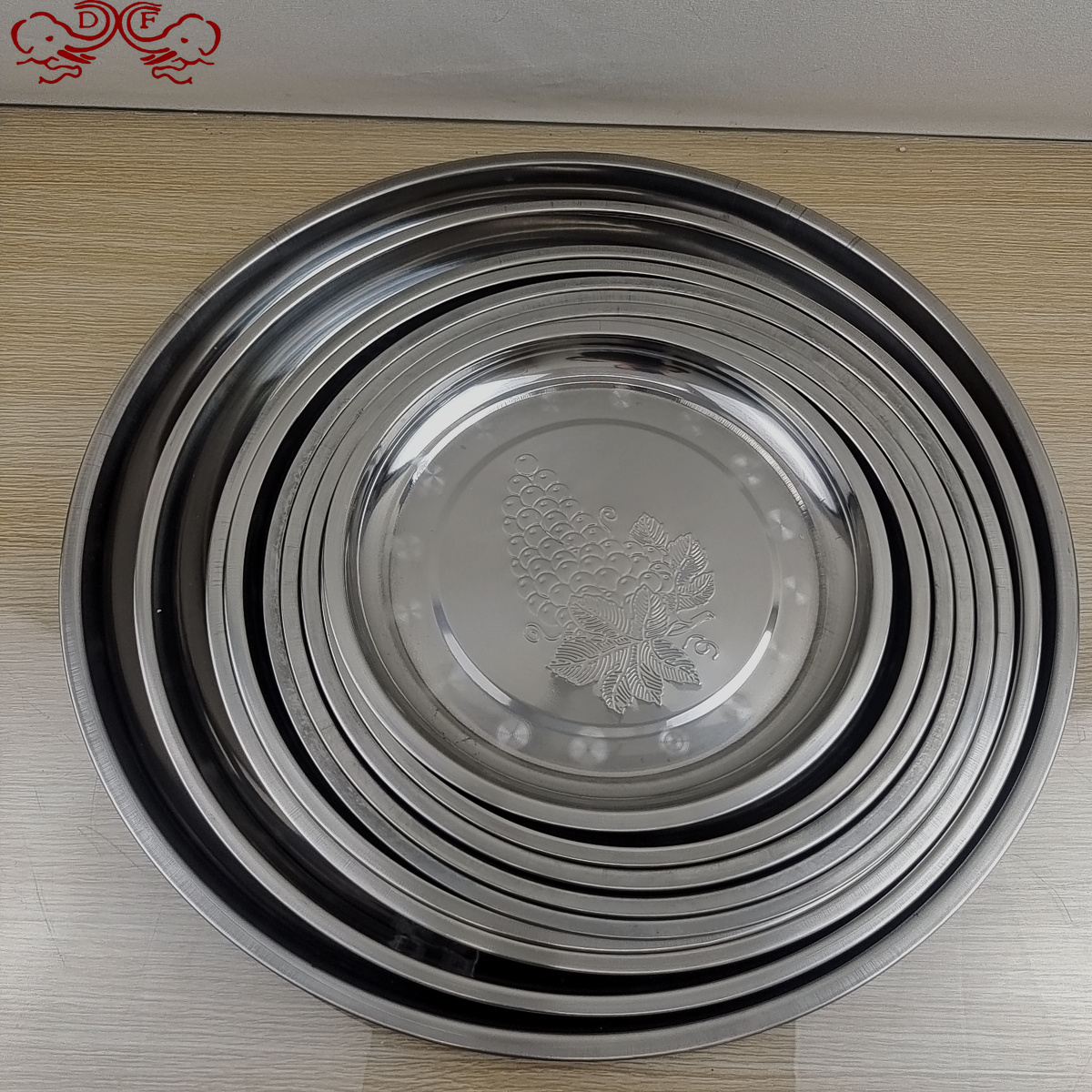 DF68880工厂直销不锈钢圆盘葡萄盘大圆盘托盘水果蔬菜盘供盘铁盘DF TRADING HOUSE