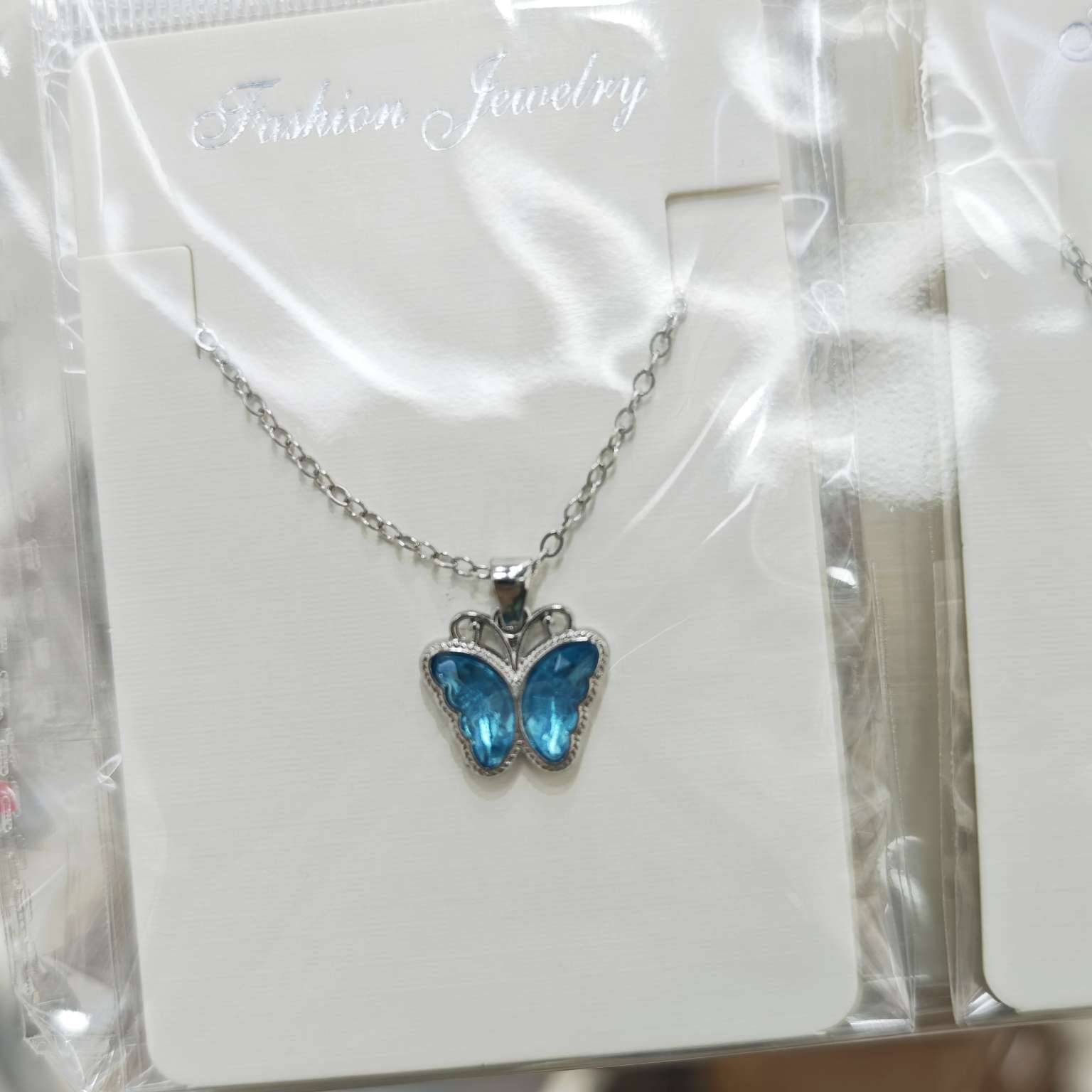 跨境外贸蝴蝶玻璃超闪项链百搭气质女士精致时尚饰品项链详情图4