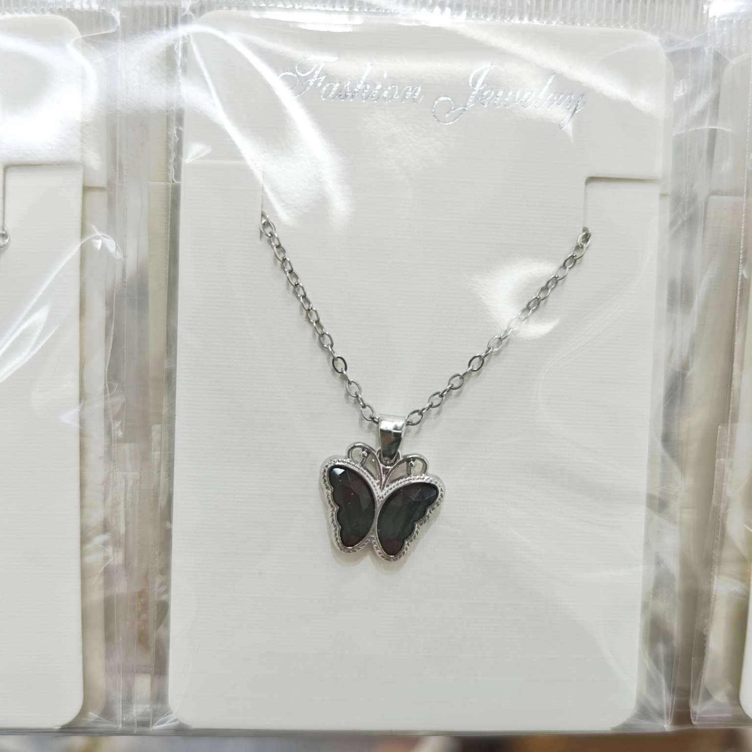 跨境外贸蝴蝶玻璃超闪项链百搭气质女士精致时尚饰品项链详情图5