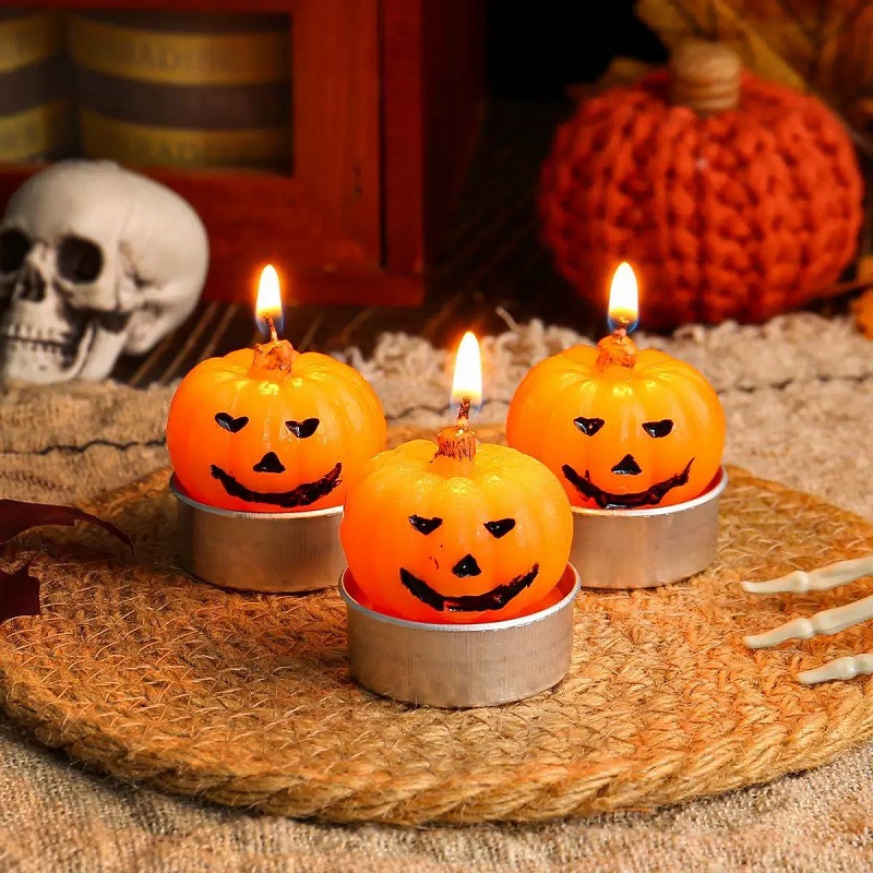 The Halloween candles on ins are born in the darkness. Flames write the outline. The smiling face of the pumpkin hides the soul. When it goes out, tears fall. When the capacitor goes out, it turns into a song. Pumpkin candles, ghost candles, bat candles, skull candles details Picture