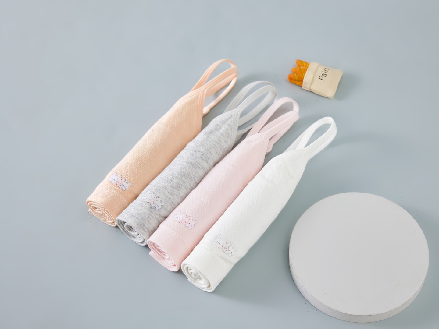 Teenage girl's vest and underwear, middle school student's comfortable, breathable, anti-protrusion seamless strappy underwear, strapless vest Specification drawing