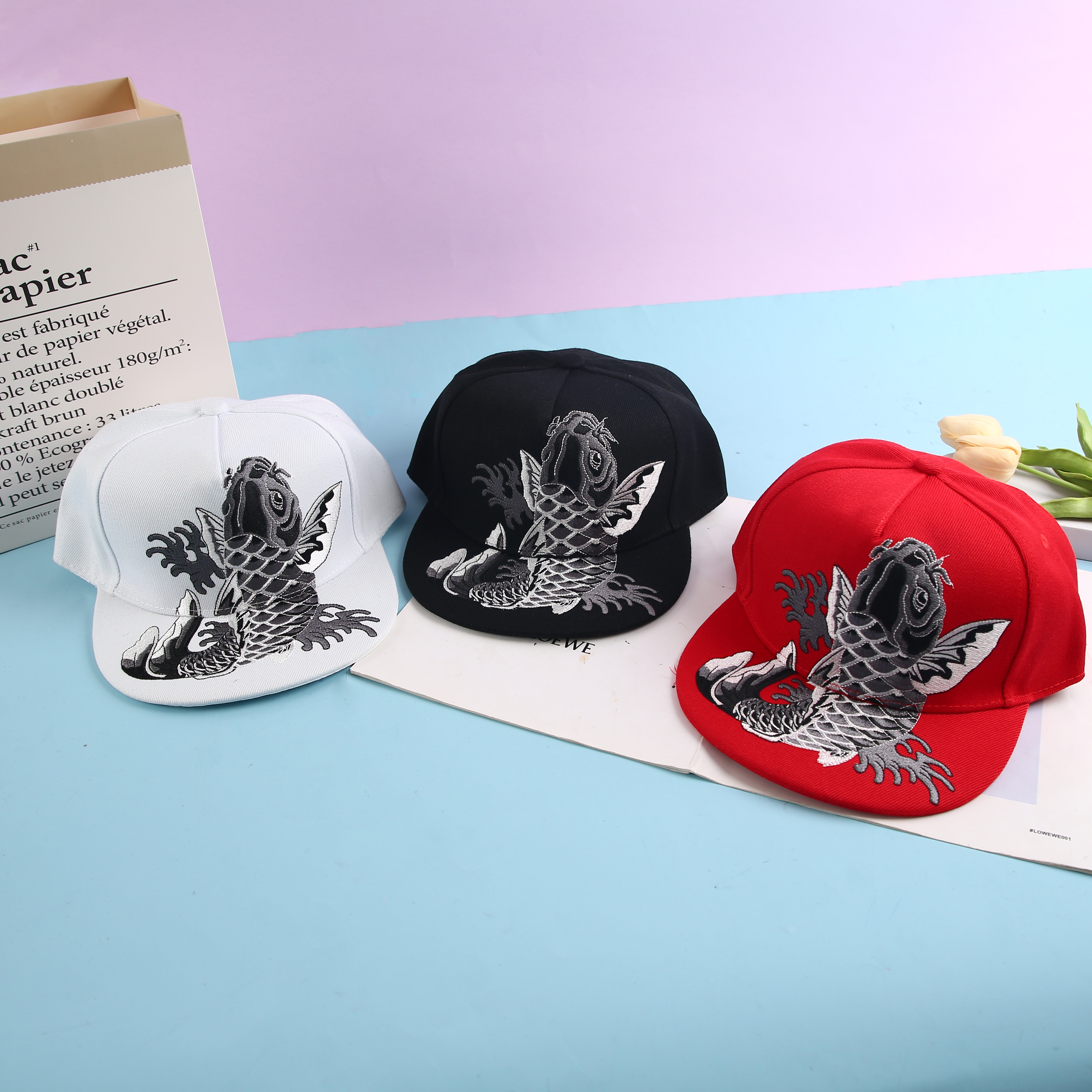 National Tide Ink carp fashionable casual outdoor hat with UV-resistant head protection full figure