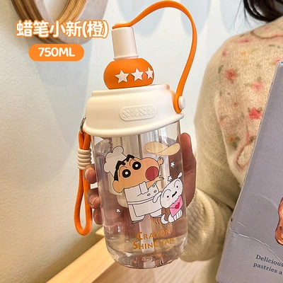 Crayon Shin-chan is holding a children's water cup thumbnail