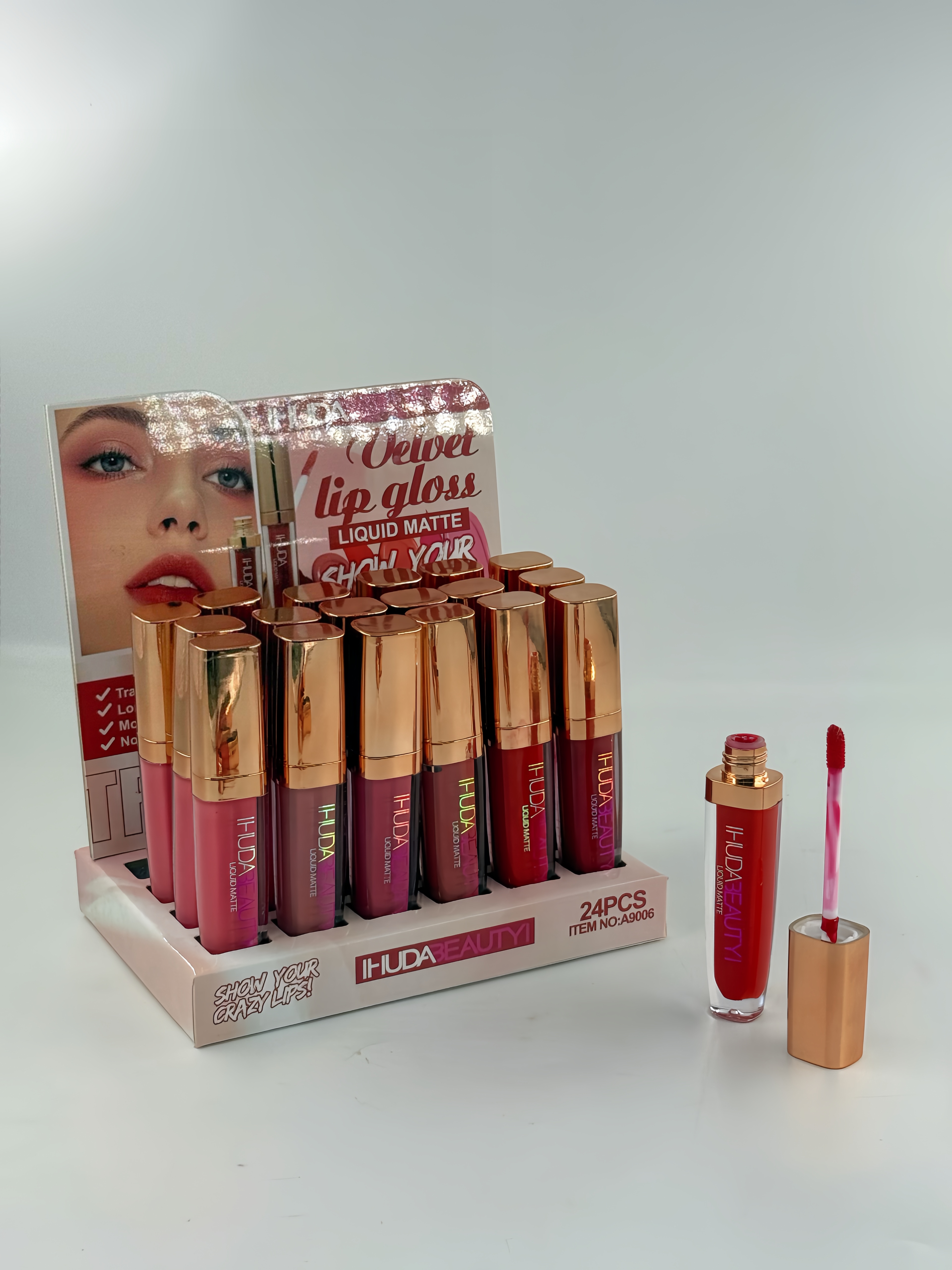 IHUDABEAUTYI Mirror Glossy Lip Glaze Non-stick Cup Non-Fade Hydrating White Lip Gloss Application Scenario