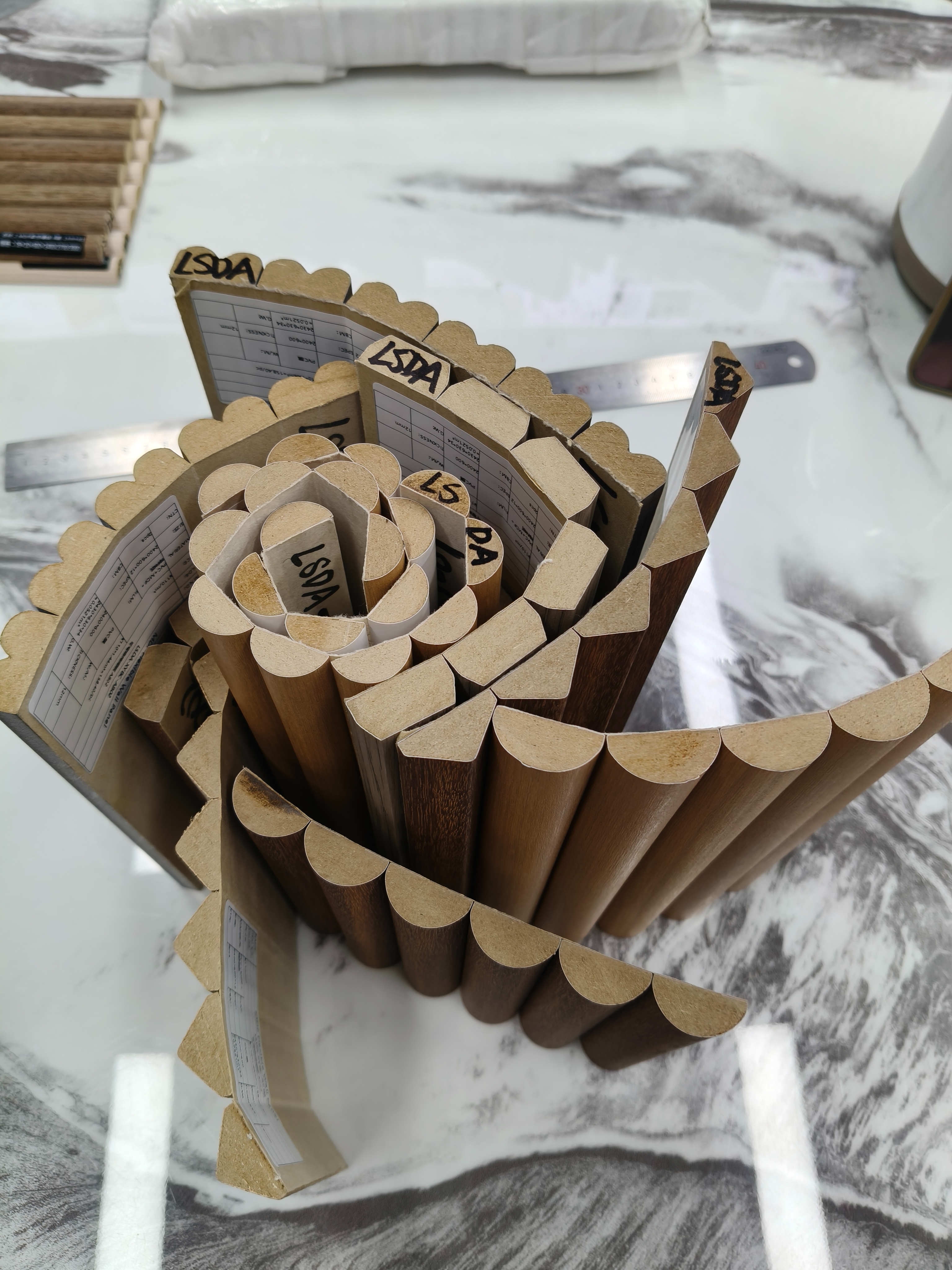 绿生新材料 柔性格栅  可弯曲格栅 实木 建材 MDF材料 板材 家装必备 电视背景墙 沙发背景墙 绿生新材料详情1