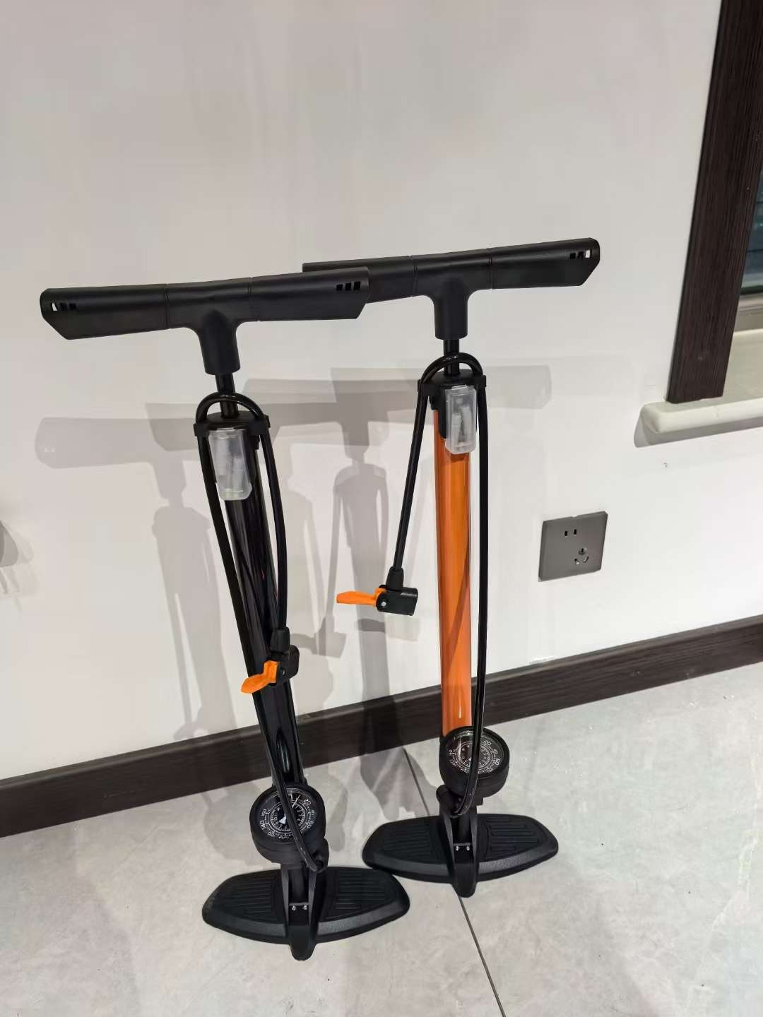 适用于摩托车自行车日用品等场合的打气筒