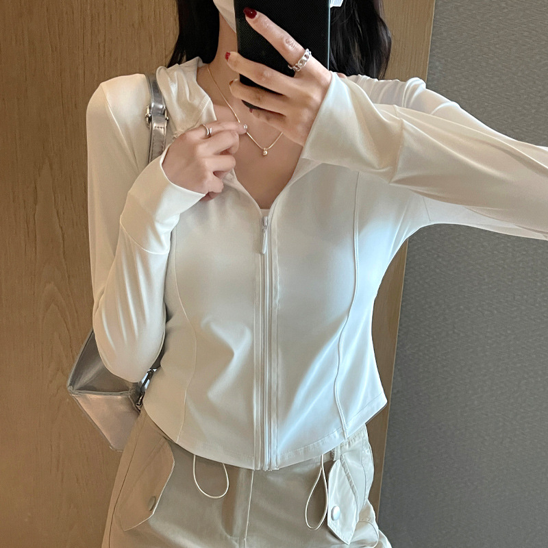 Cross-border sales of women's skinny-looking ice sunscreen clothing summer UV-proof breathable skin clothing thin sports sun-protective clothing Application Scenario