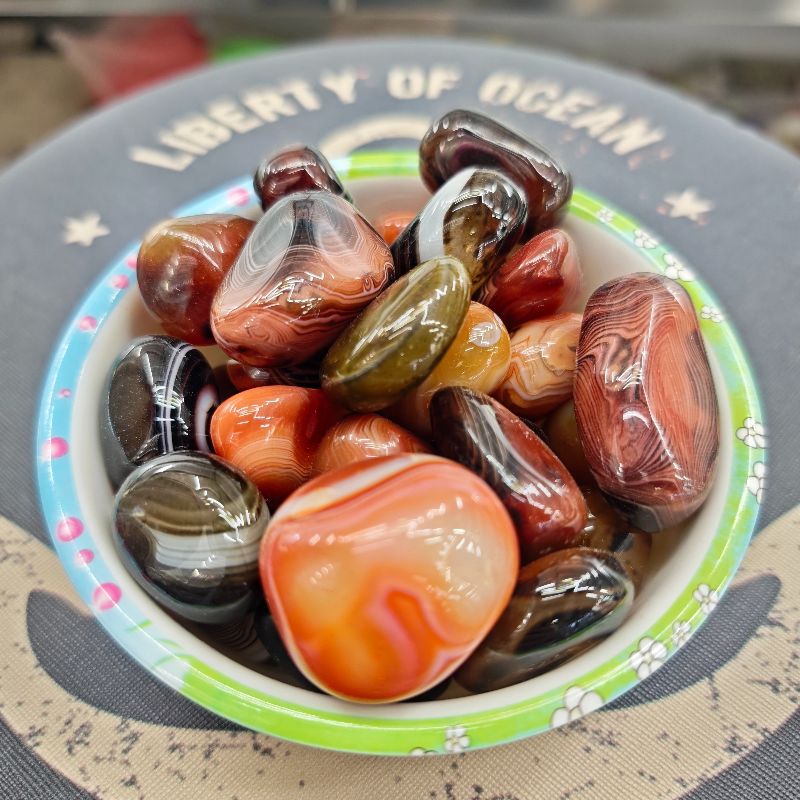 Wholesale of 25-30mm natural colored agate, dreamy agate stone, mixed color stone, crystal small stone, fish tank, vase and decorative ornaments Application Scenario