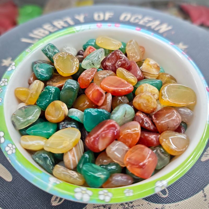Wholesale of 12-15mm natural colored agate round stones, small and medium-sized round agate stones, small crescent-shaped agate stones, mixed-color stones, crystal small stones, fish tanks, vases, decorative ornaments details Picture