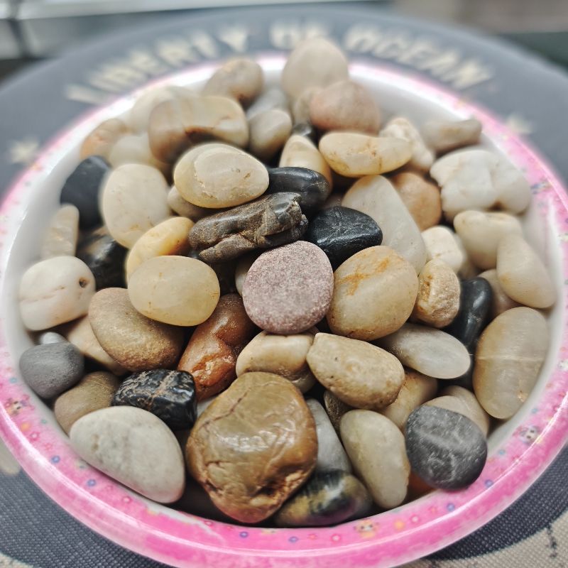 Wholesale of natural stone, rain flower stone, small stone, soft stone, fish tank, vase and decorative ornaments details Picture