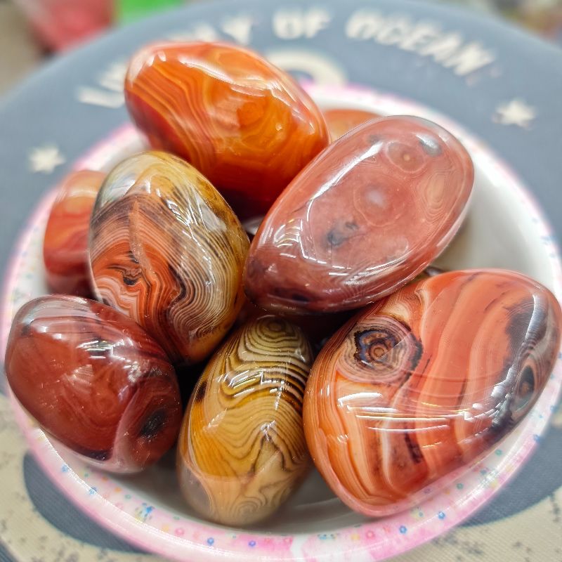 Wholesale of 25-30mm natural colored agate, dreamy agate stone, mixed color stone, crystal small stone, fish tank, vase and decorative ornaments Specification image