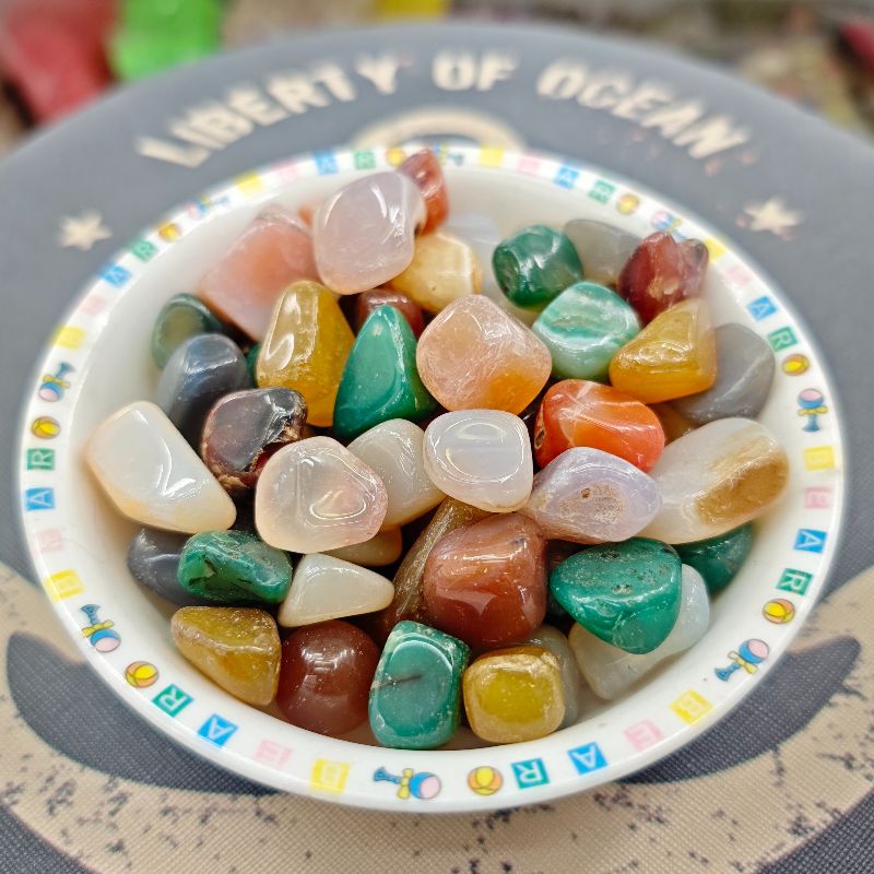 Wholesale of 12-15mm natural colored agate round stones, medium-sized round agate stones with mixed colors, crystal small stones, fish tanks, vases and decorative ornaments Application Scenario