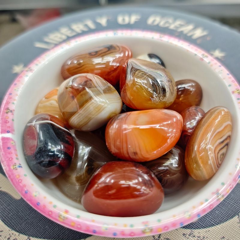 25-30mm天然彩玛瑙梦幻玛瑙石可混色彩石水晶小石头鱼缸花瓶装饰摆件批发