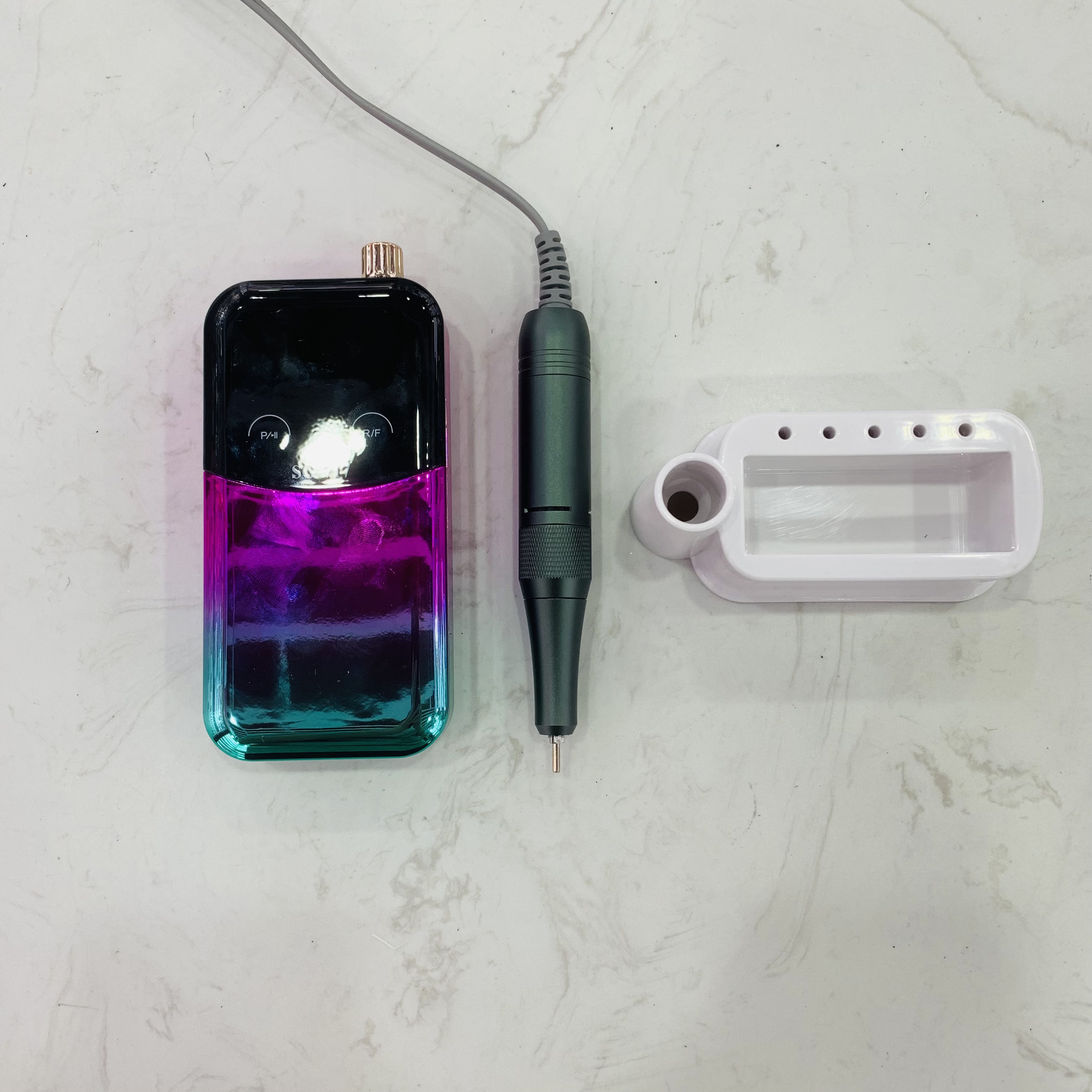 The 2025 new model of battery-powered nail polish polishing machine features a LCD display with a rotational speed of 45,000 RPM Application Scenario