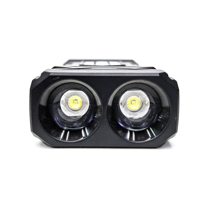 XK-88 luz de trabajo USB recargable revisión herramienta de reparación luz linterna linterna magnética vehículo luz de revisión luz al aire libre Application Scenario