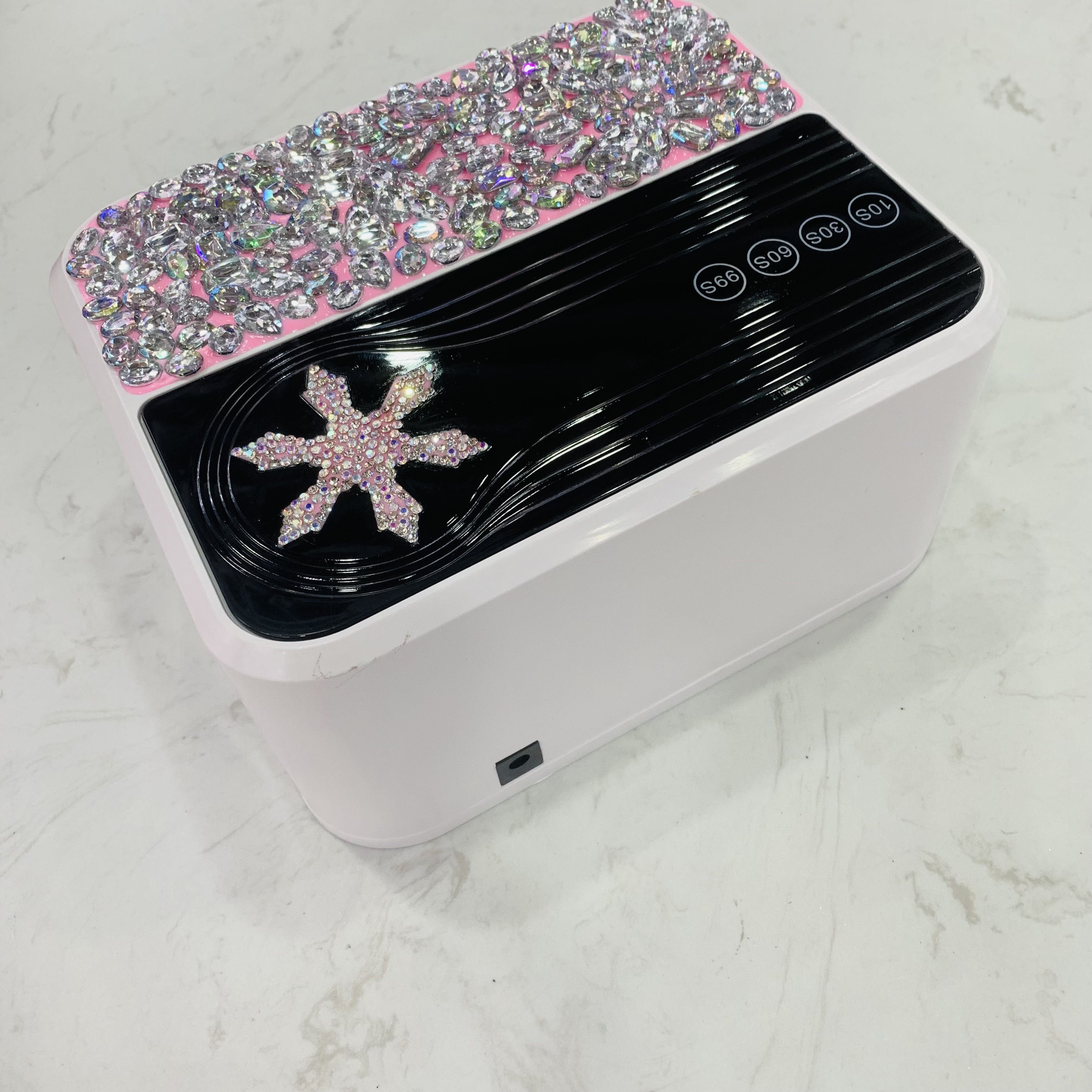 The new 288W high-power nail lamp, a two-in-one nail baking lamp with a diamond-attaching design, features an intelligent sensor with 45 beads Application Scenario