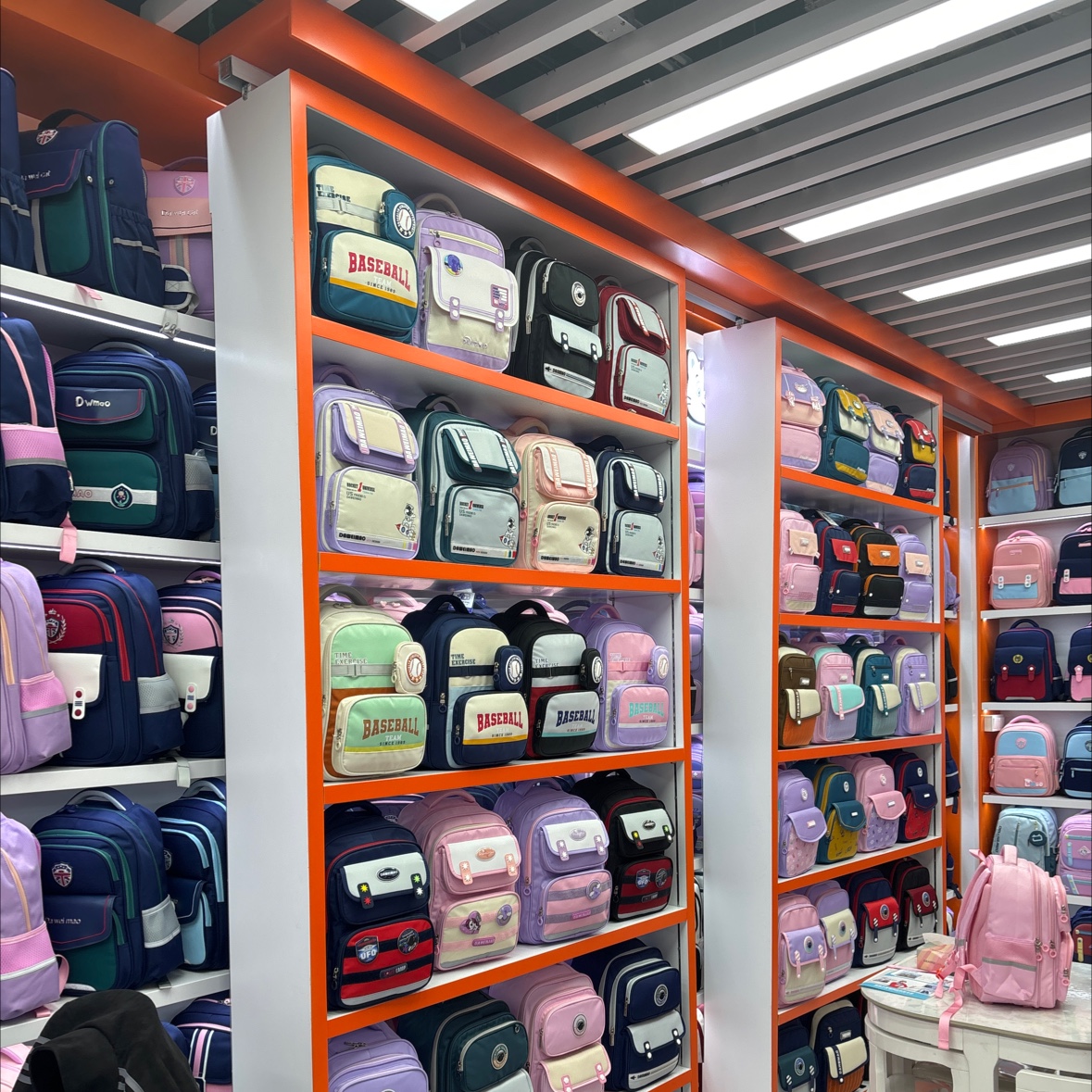 Yiwu Daweimao Luggage Store describe pic - 4