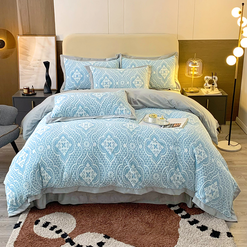 Wholesale of Class A mother and baby grade milk fleece four-piece set, carved fleece four-piece set, light luxury high-end baby fleece 8.5 jin four pieces Specification image