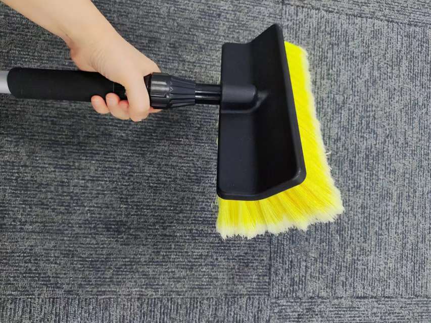 铝合金伸缩杆长柄洗车通水刷多功能喷水刷头清洁刷。详情图3