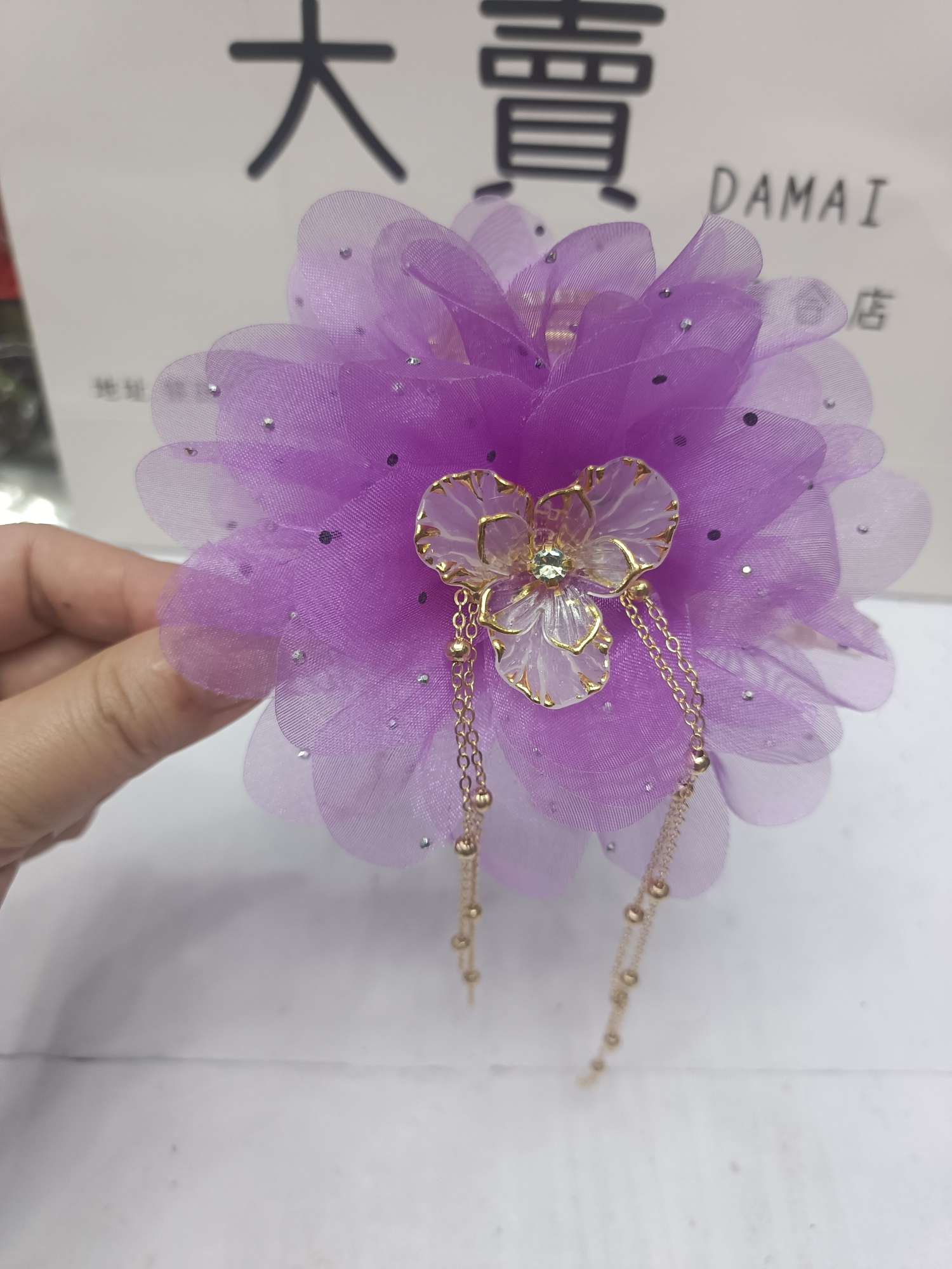 Golden Branch and Jade Leaf Spring New High-end Peony tassel grappling clip, versatile and elegant, voluminous and flattering hair clip for women detail image 5