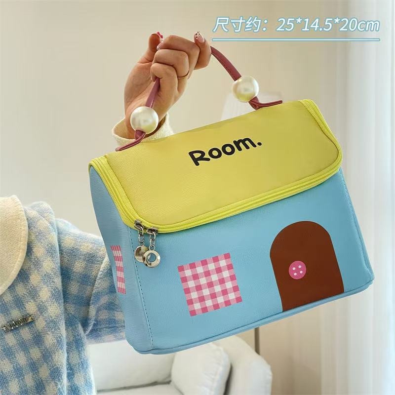 New cute big house makeup bag, portable travel toiletry bag for girls, large-capacity compartments storage bag, storage bag Item Picture
