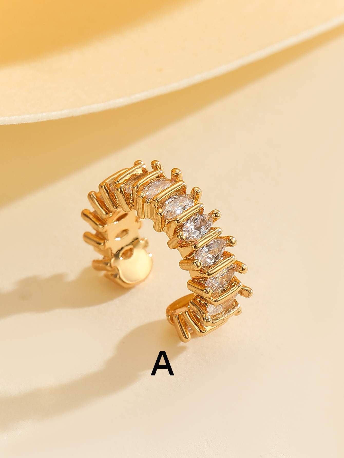 Diamond-encrusted simple and fashionable ear bone clips for women, double-layer ear clips without ear holes, copper-plated real gold, niche design, high-end earrings, cool and stylish cross-border ear bone clips Specification image