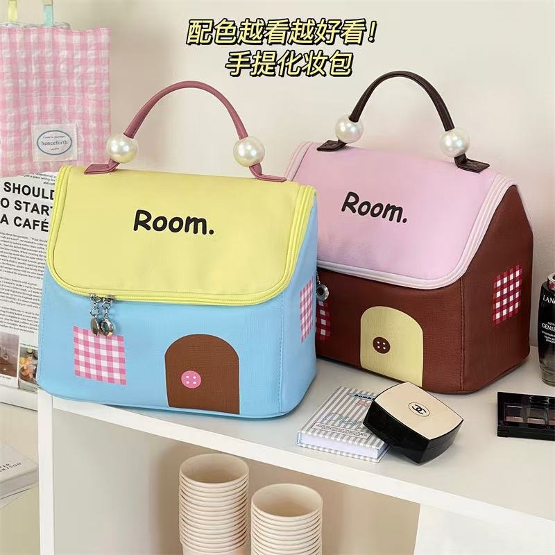 New cute big house makeup bag, portable travel toiletry bag for girls, large-capacity compartments storage bag, storage bag detail image 8