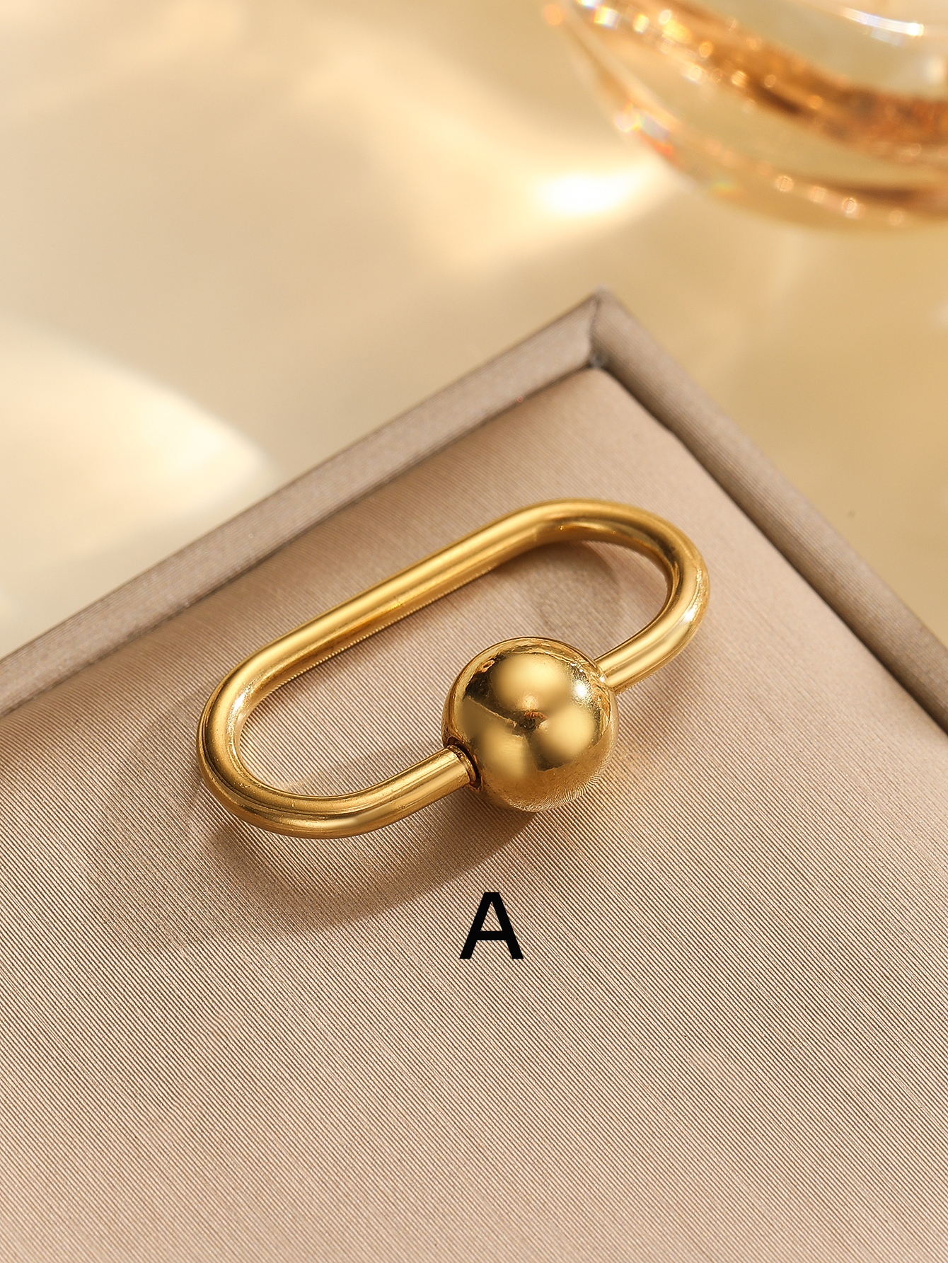 Golden stainless steel screw buckle, cinnabar buckle, connecting ring, track buckle, key buckle, dog chain, quick connection ring, outdoor buckle, exquisite and simple metal key ring, hardware accessories Specification image