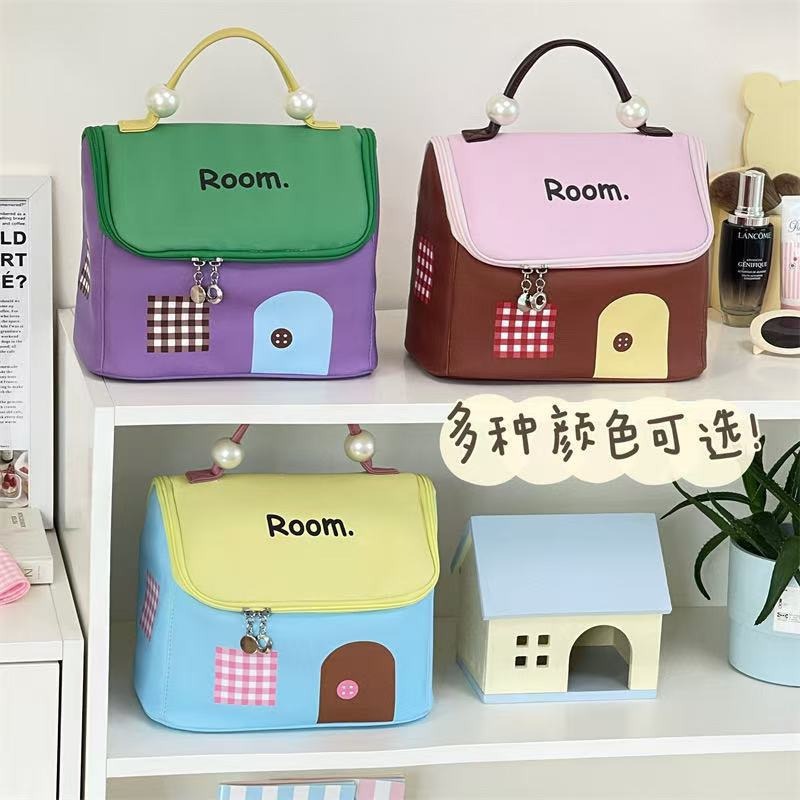 New cute big house makeup bag, portable travel toiletry bag for girls, large-capacity compartments storage bag, storage bag detail image 2