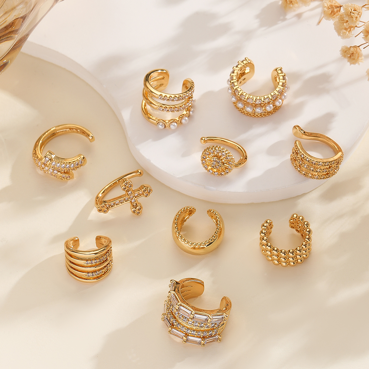 Diamond-encrusted simple and fashionable ear bone clips for women, double-layer ear clips without ear holes, copper-plated real gold, niche design, high-end earrings, cool and stylish