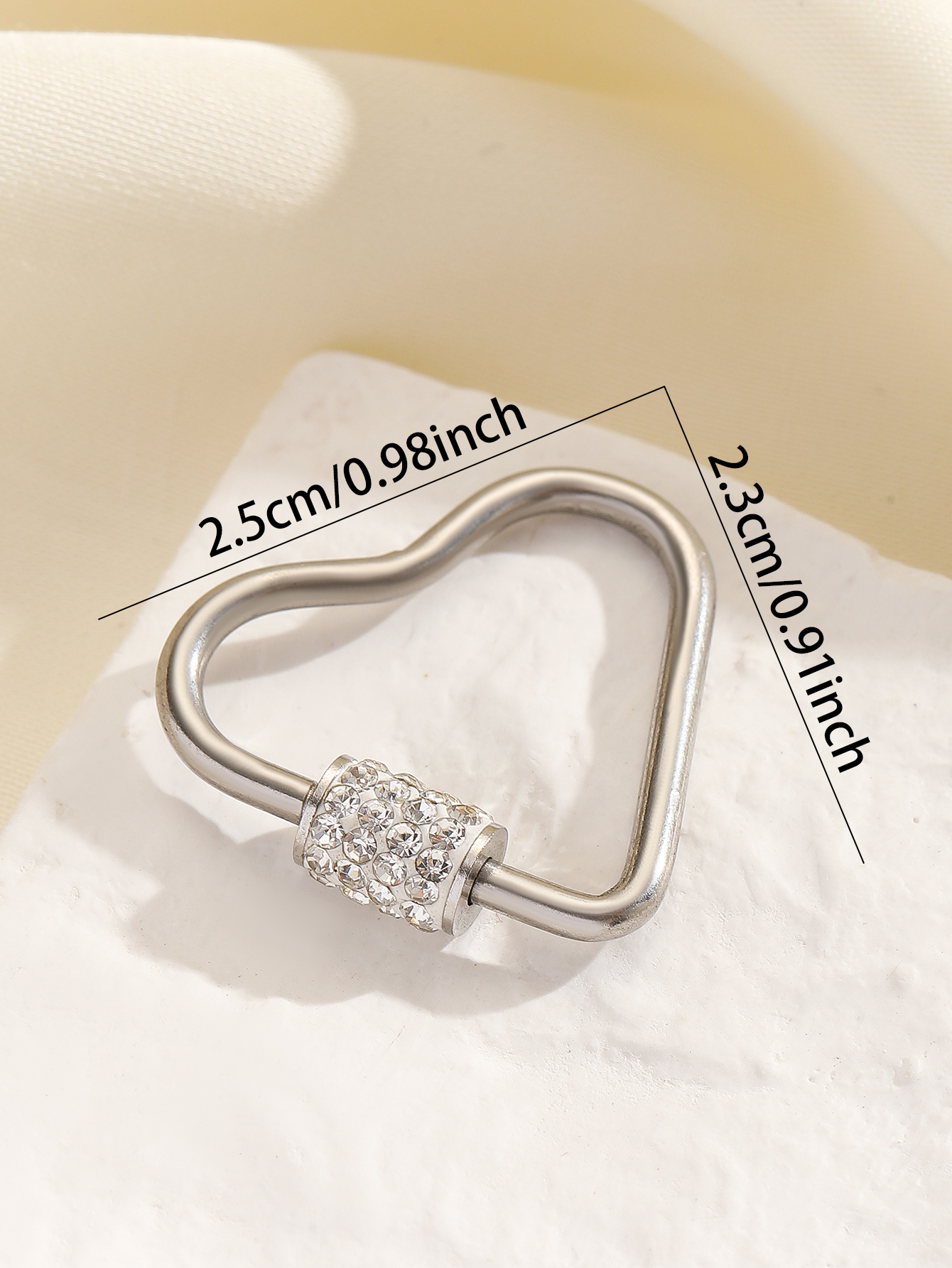 Stainless steel screw buckle, cinnabar buckle, connecting ring, track buckle, key buckle, dog chain, quick connection ring, outdoor buckle, exquisite and simple metal key ring, hardware accessories details Picture