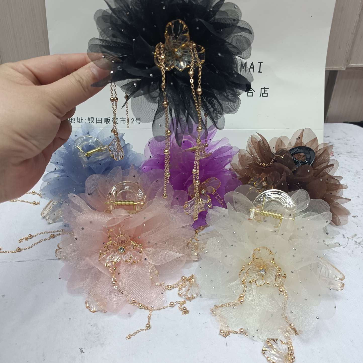 Golden Branch and Jade Leaf Spring New High-end Peony tassel grappling clip, versatile and elegant, voluminous and flattering hair clip for women
