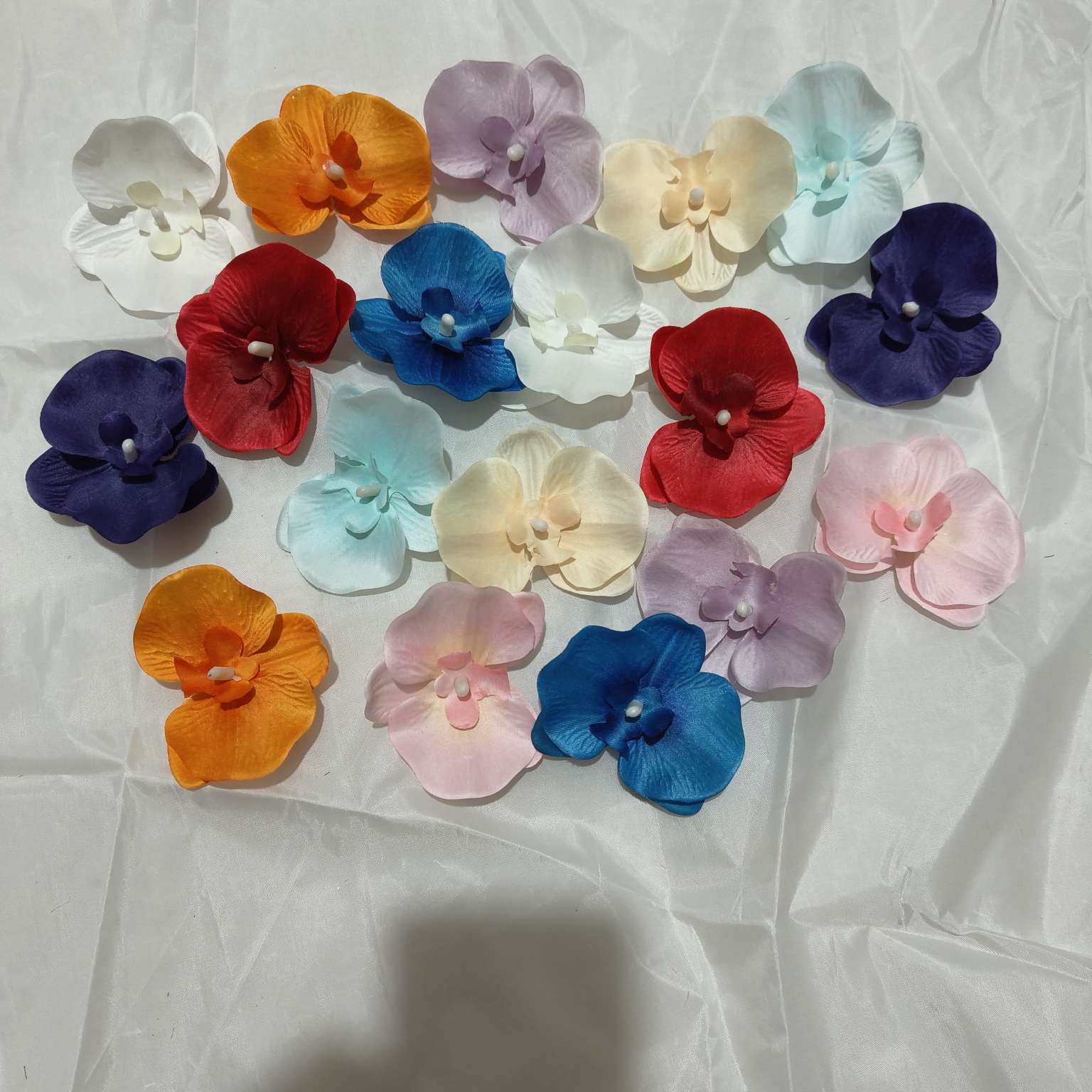 Large-scale artificial flower silk fabric material handicrafts, gifts, high-end floral art, artificial flower decorations, and artificial petals are realistic and beautiful Item Picture
