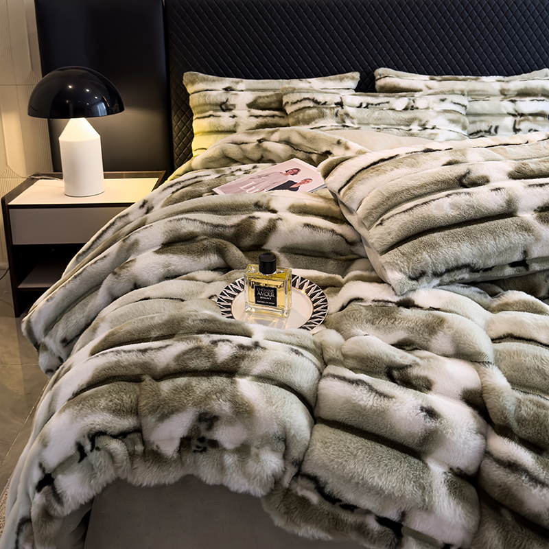 Wholesale of four-piece sets of thick, soft and fine plush warm wide striped rabbit plush bed sheets for cross-border autumn and winter Application Scenario